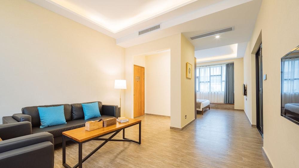 Ramada Encore By Wyndham Shanghai Pudong Airport Экстерьер фото