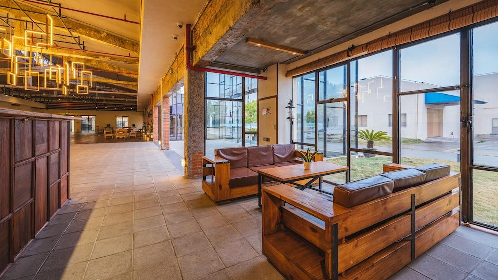 Ramada Encore By Wyndham Shanghai Pudong Airport Экстерьер фото