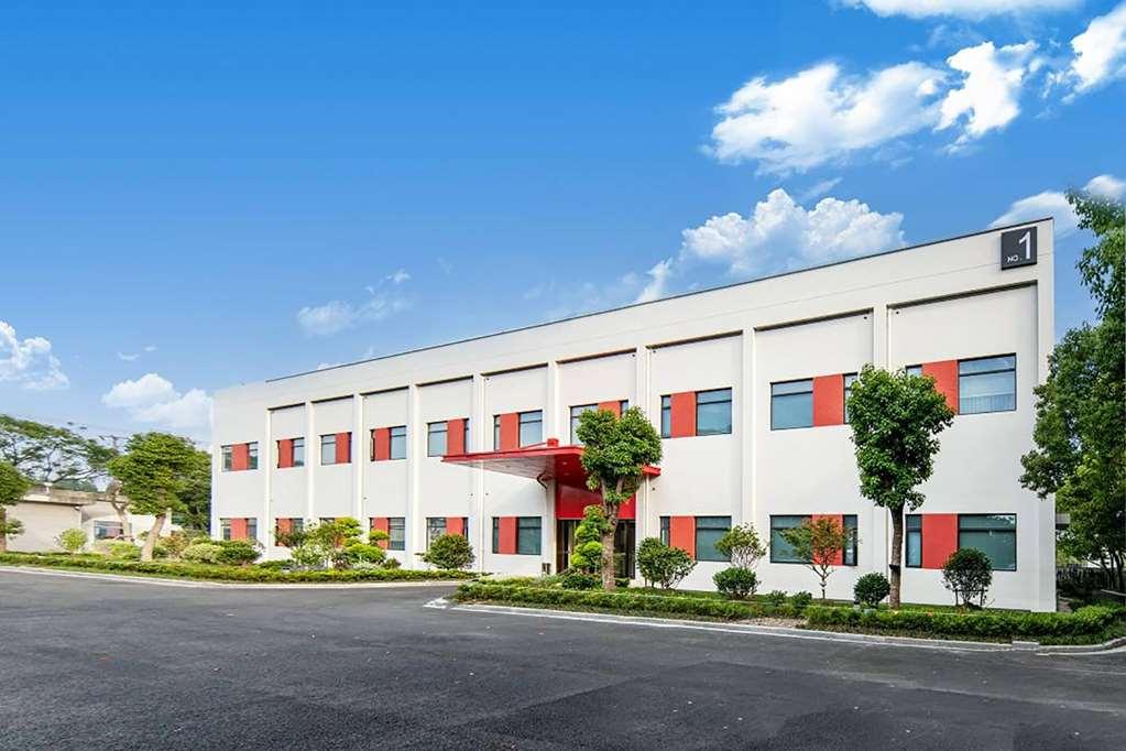 Ramada Encore By Wyndham Shanghai Pudong Airport Экстерьер фото
